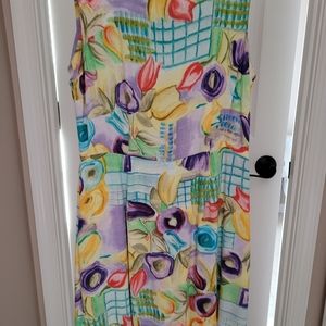 Carol Anderson, Size 4, Petite sleeveless dress multi-colored with tulips